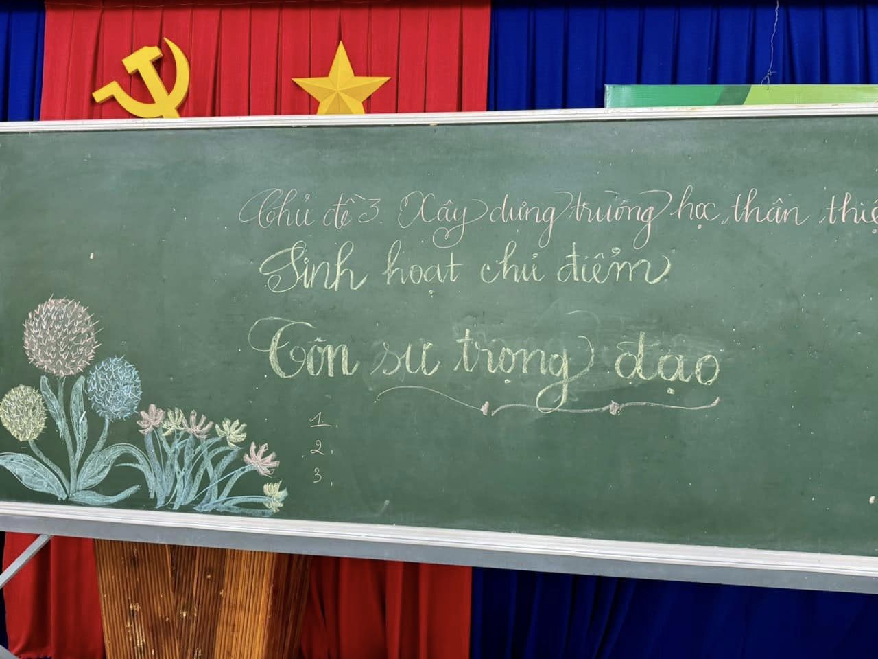 Sinh hoạt chuyên môn đổi mới Phương pháp dạy học
