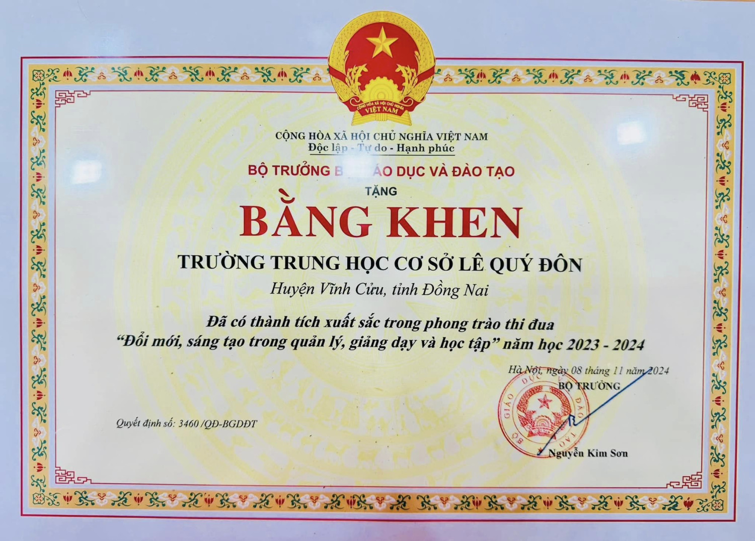 Tập thể trường THCS LÊ QUÝ ĐÔN đã nhận Bằng khen của Bộ trưởng Bộ Giáo dục và đào tạo