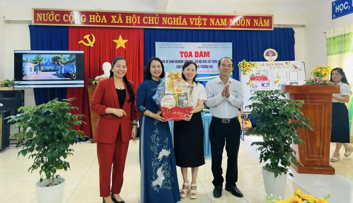 Chào mừng ĐOÀN CÔNG TÁC TRƯỜNG THCS TAM PHƯỚC- TH BÌNH ĐA TỈNH ĐỒNG NAI đã ghé thăm trường ngày 18/01/2024.