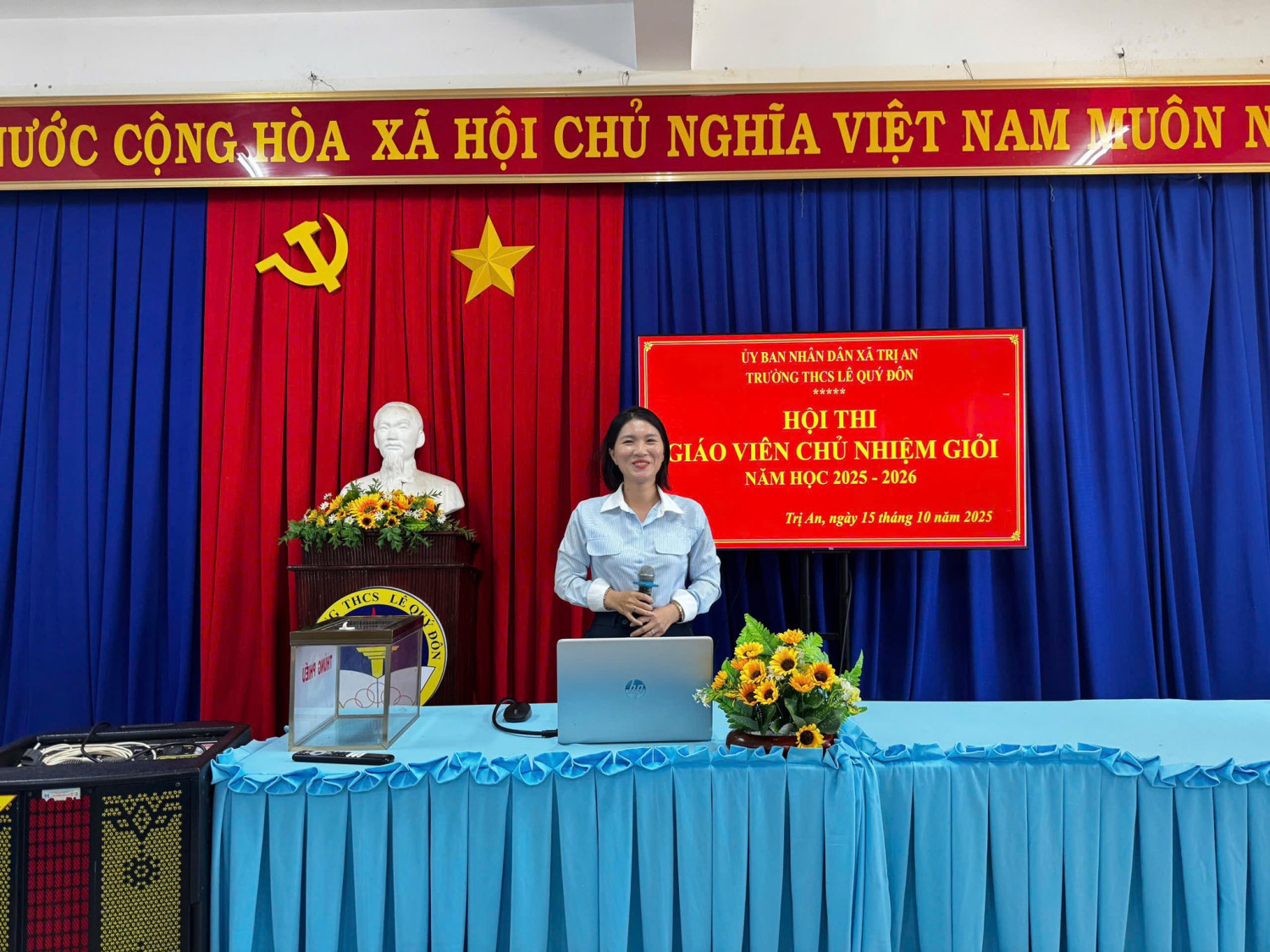 chính